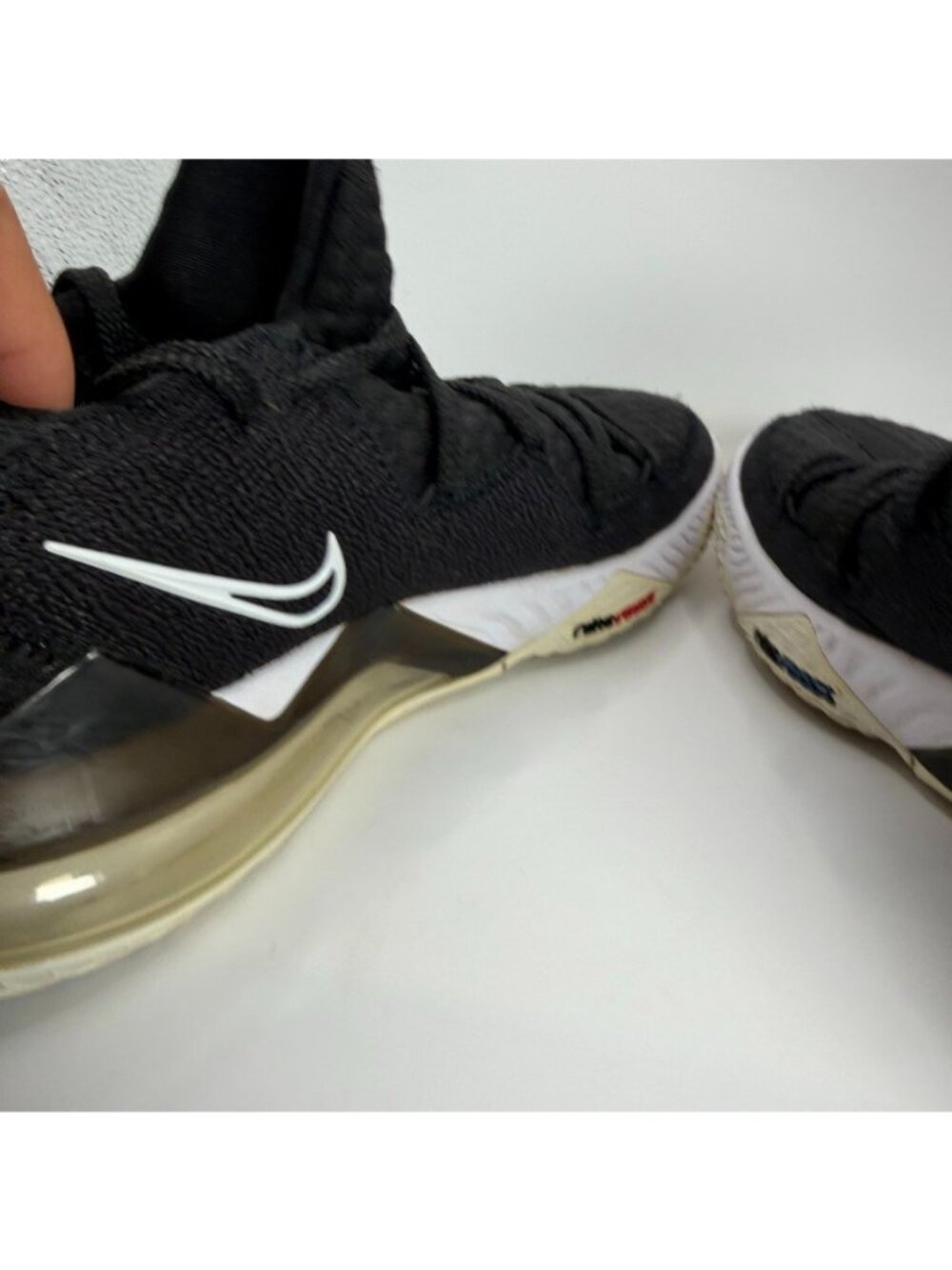 Nike Lebron 17 Low Shoes Mens Size 11.5 CD5007-002 Basketball Black White - Picture 8 of 12